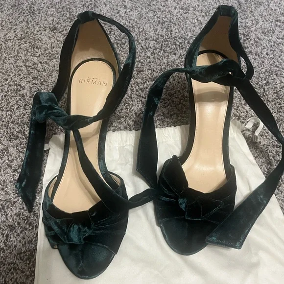 Velvet Bow Accent Clarita Heels - Picture 3 of 8